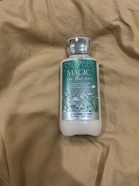 Bath & Body Works Magic in the Air Body Lotion - Green and Silver